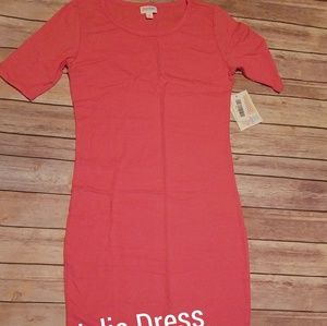 NWT XS LuLaRoe Julia Dress